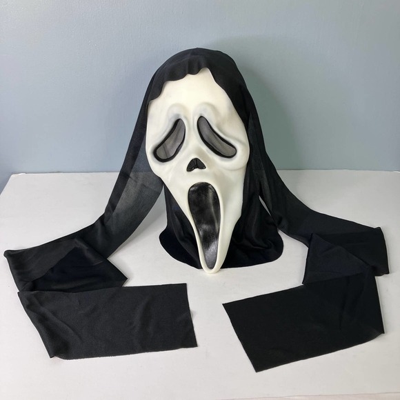 Easter Unlimited Scream Ghostface Mask Long Separate Shroud No Glow Fun World - Picture 1 of 16